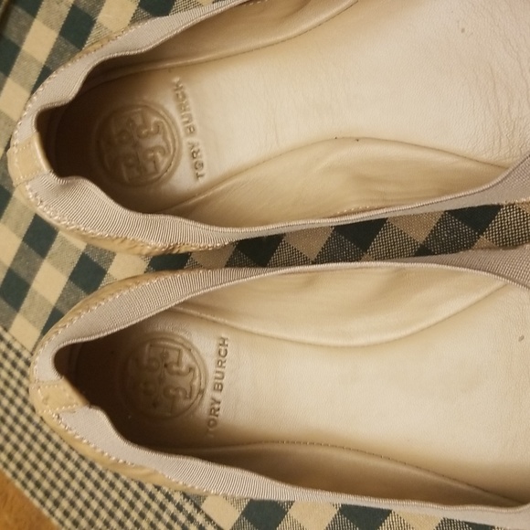 Tan leather Tory Burch ballet flats. Size 7 - Picture 3 of 9